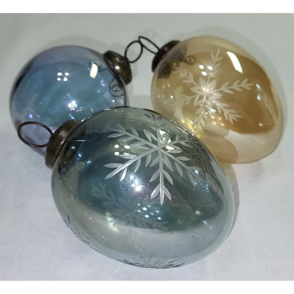 Vintage Hand‑Blown Glass Christmas Ornaments Etched Snowflake German/Czech MCM